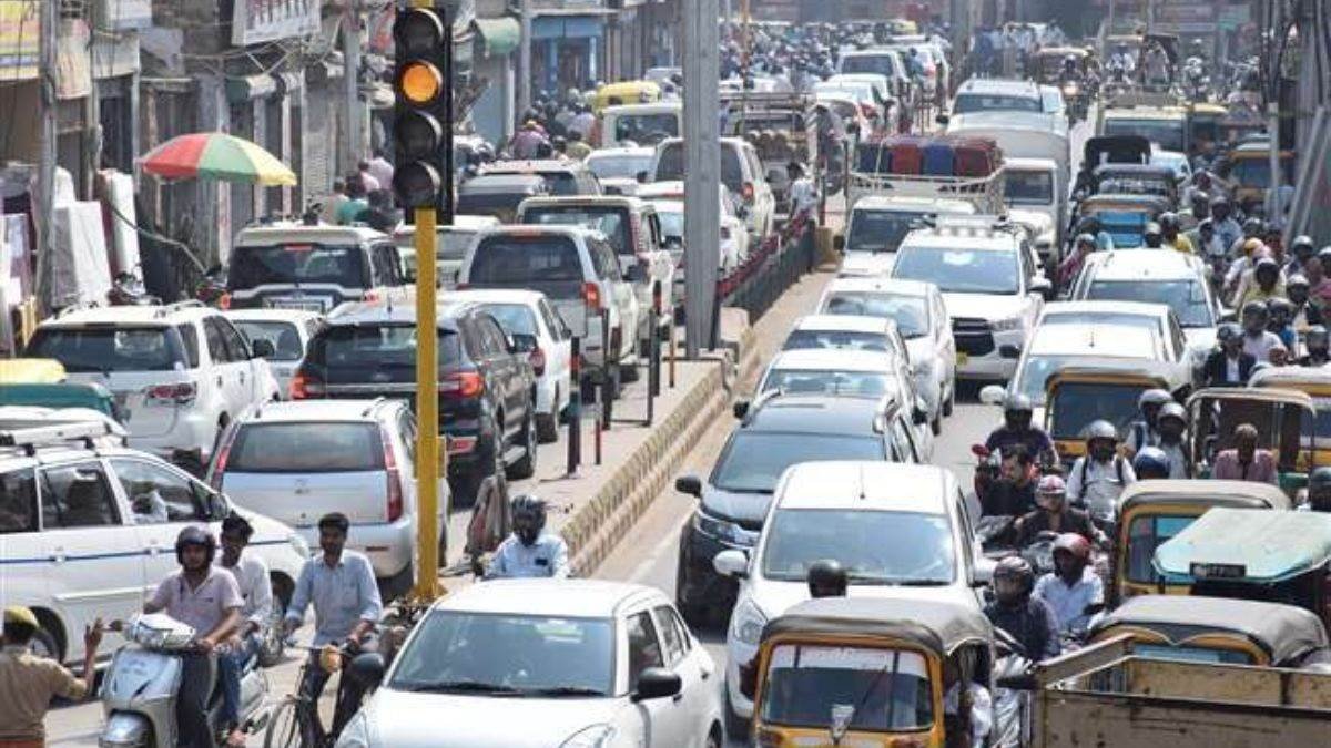 Worst Traffic Cities In The World: दुनिया के सबसे खराब ट्रैफिक वाले 28 शहरों की लिस्ट, देखिए भारत के कौन से शहर हैं शामिल 