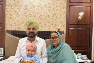 Sidhu Moosewala Ka Bhai: सिद्धू मूसेवाला के छोटे भाई शुभदीप की तस्वीर और वीडियो शेयर, हु-बहु सिद्धू के जैसा है उसका भाई