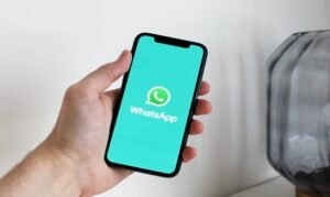 कैसे लें WhatsApp चैट हिस्ट्री का बैकअप? स्टेप बाय स्टेप जानें नए डिवाइस में Backup कैसे करें रिस्टोर