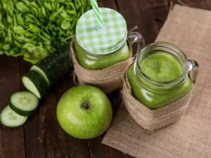 Vayu pradushan se bachav ke detox drinks: जब धुआं है हर जगह, तो वायु प्रदूषण से बचने के लिए डिटॉक्स ड्रिंक्स का सहारा लेने का है समय! जानिए 5 प्राकृतिक डिटॉक्स ड्रिंक