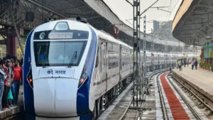 Train:जम्मू-कश्मीर के लिए बड़ा तोहफा! इस दिन शुरू होगी नई दिल्ली-श्रीनगर वंदे भारत स्लीपर Train