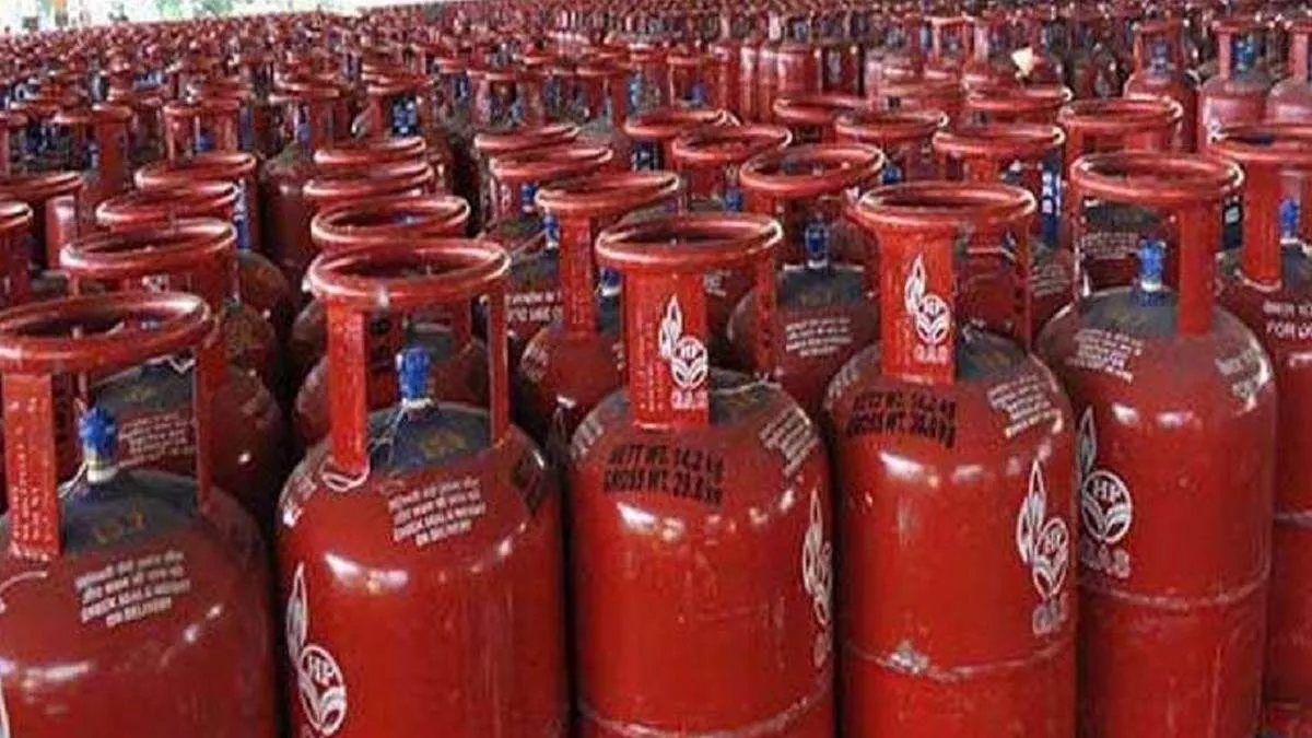 LPG सिलेंडर के दाम फिर सातवें आसमान पर ! जानिए 6 दिसंबर 2024 से लागू नई कीमतें 