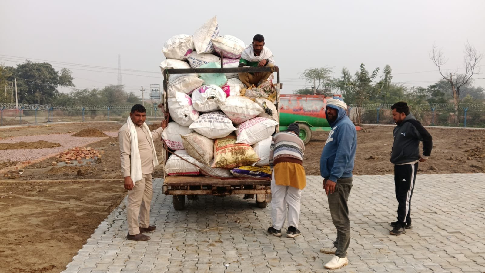 Earning from garbage Garbage will be collected from all 20 villages of Ujhana block of Jind and sorted in Pipaltha, garbage becomes the medium of earning for women.