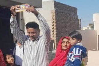 Luck changed for 200 rupees: Plumber from Haryana won lottery of Rs 1.5 crore, family did not sleep the whole night with happiness