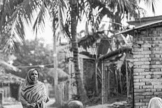 Never wore shoes or slippers, nor did they eat or drink anything from outside, the world of the people of this village of India is very different.