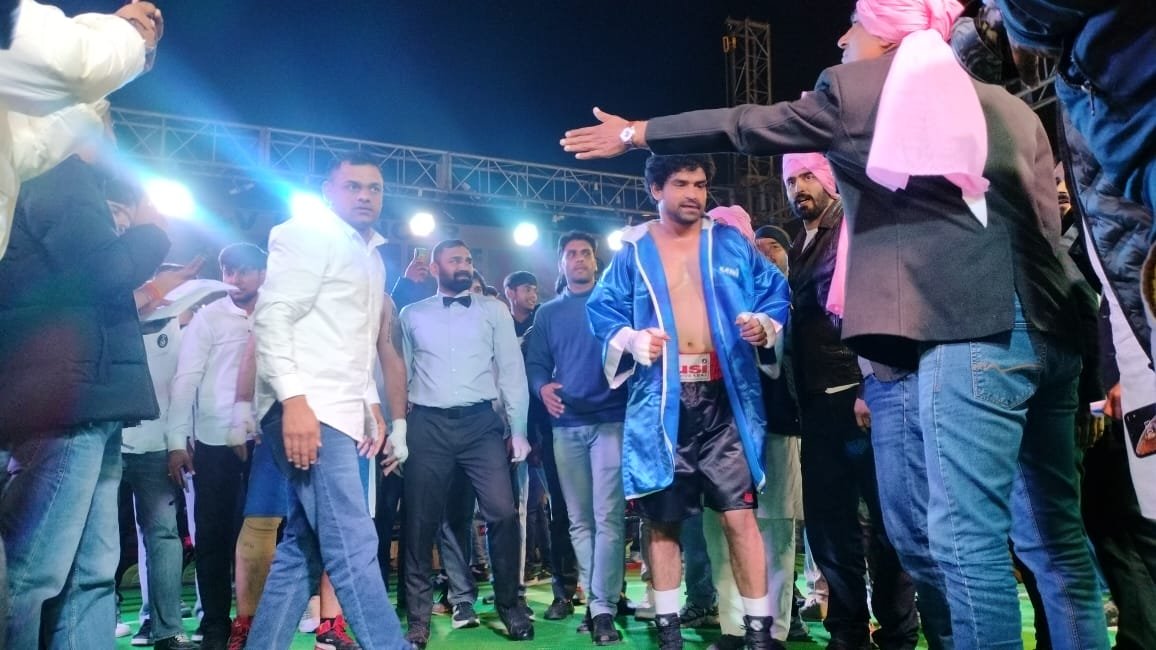 Jind pro boxing, Jind Ashish Ahlawat punch, Afghanistan boxer, Abdul Hameed lost, won 2.50 lakh prize