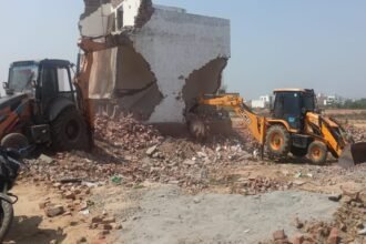 Jind Demolition: Yellow paw on illegal construction at Jind new bus stand