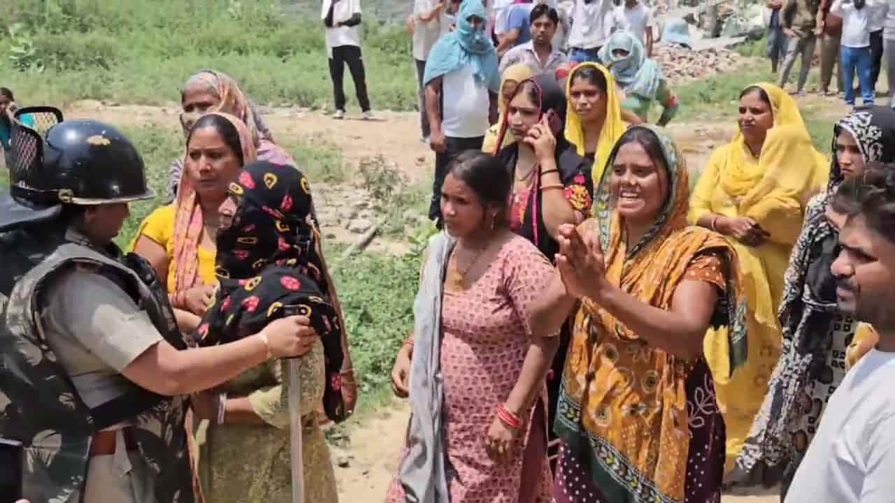 Jind news Illegal colony drug smuggler house demolish